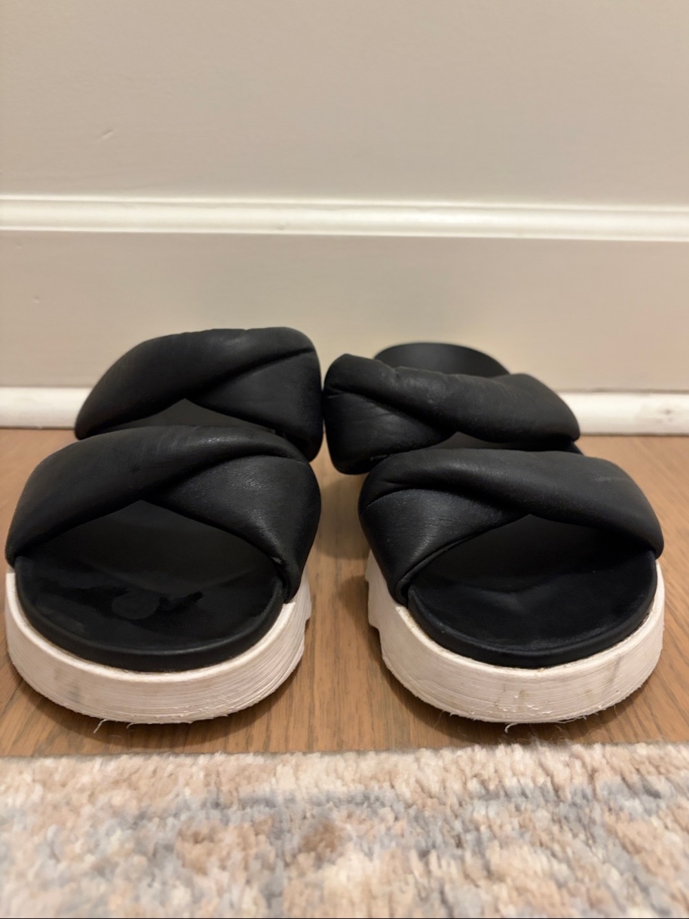 Sorel Women's Viibe Twist Slide Sandals.
